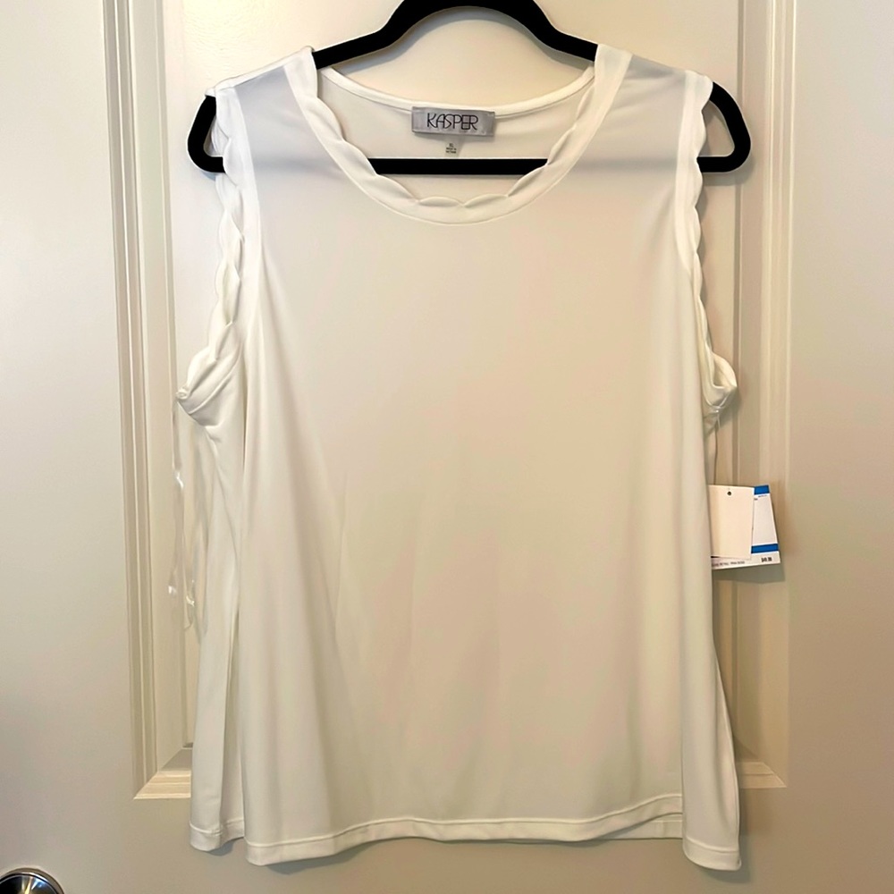 Kasper women’s XL sleeveless blouse with scalloped detail (white)